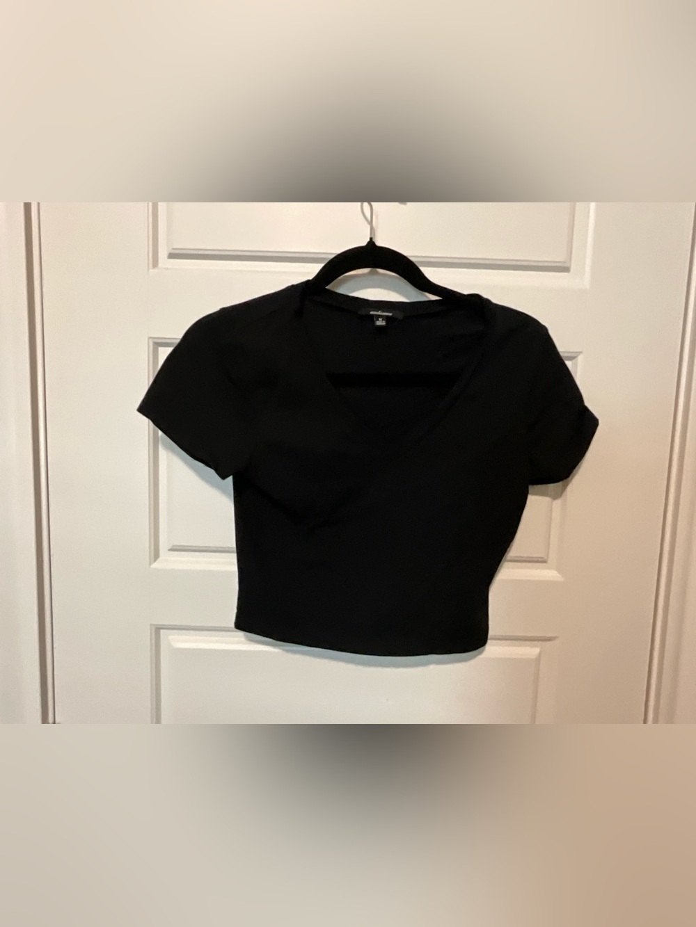 Black V-Neck Short Sleeve Crop Top -